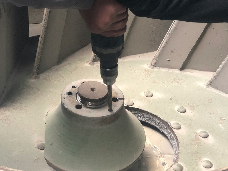 打?qū)ΨQ(chēng)孔